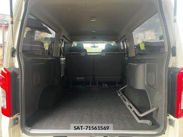 Nissan NV350 Caravan 2019-03 8850266-8