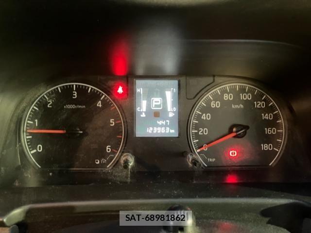 Nissan NV350 Caravan 2018-09 8871761-10