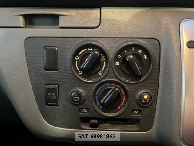 Nissan NV350 Caravan 2018-09 8871761-13