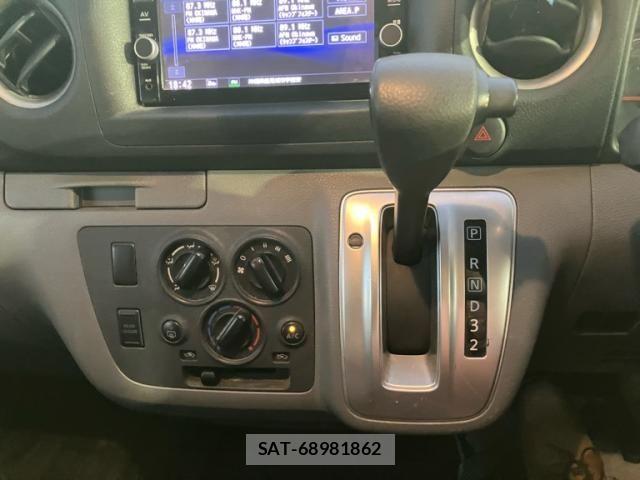 Nissan NV350 Caravan 2018-09 8871761-14