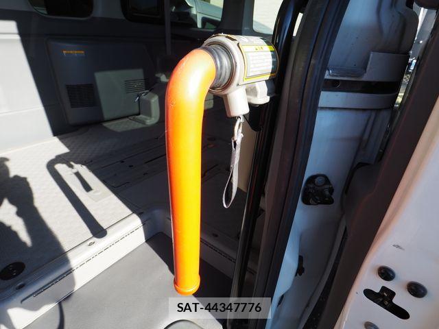 Nissan NV350 Caravan 2021-02 8871757-11