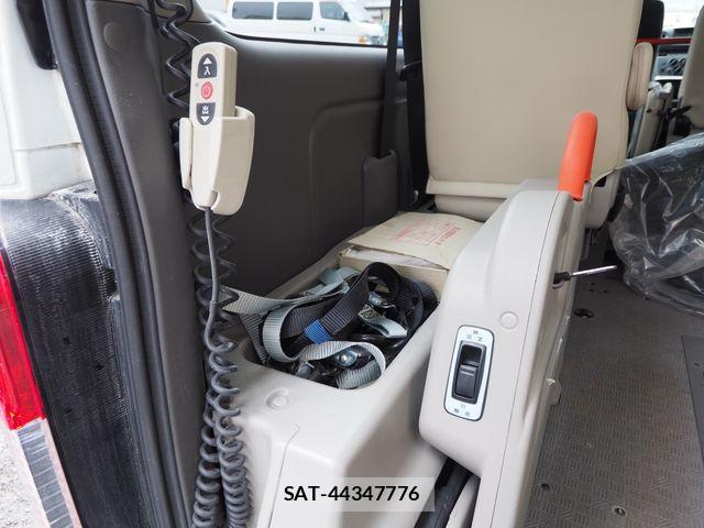 Nissan NV350 Caravan 2021-02 8871757-14