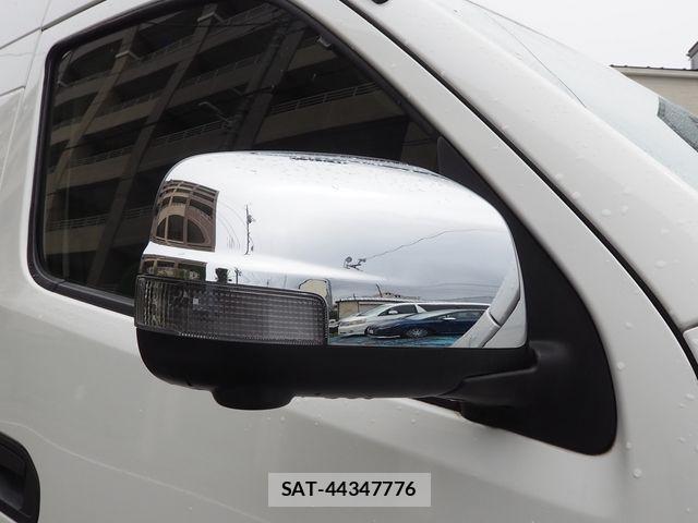 Nissan NV350 Caravan 2021-02 8871757-17