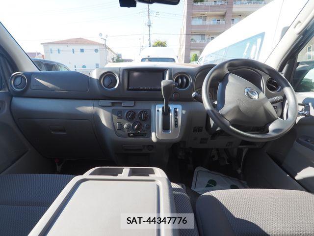 Nissan NV350 Caravan 2021-02 8871757-1