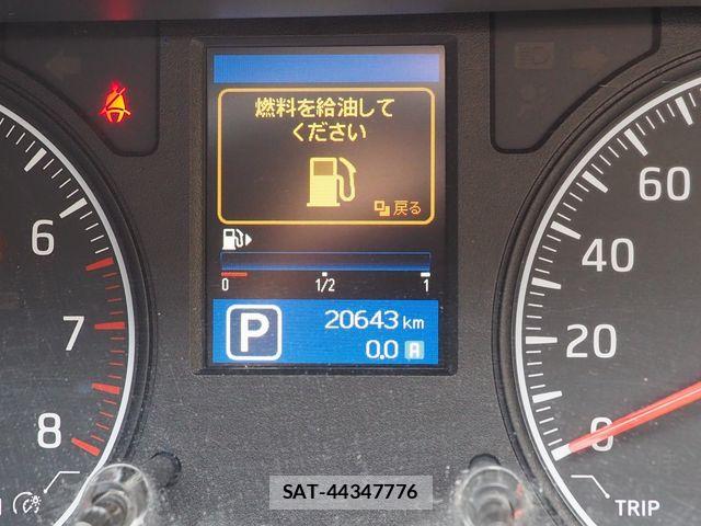 Nissan NV350 Caravan 2021-02 8871757-2