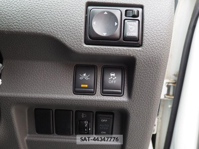 Nissan NV350 Caravan 2021-02 8871757-6