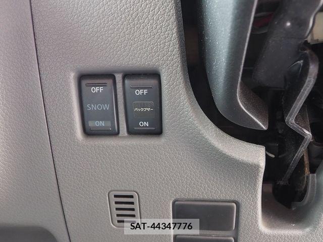 Nissan NV350 Caravan 2021-02 8871757-8