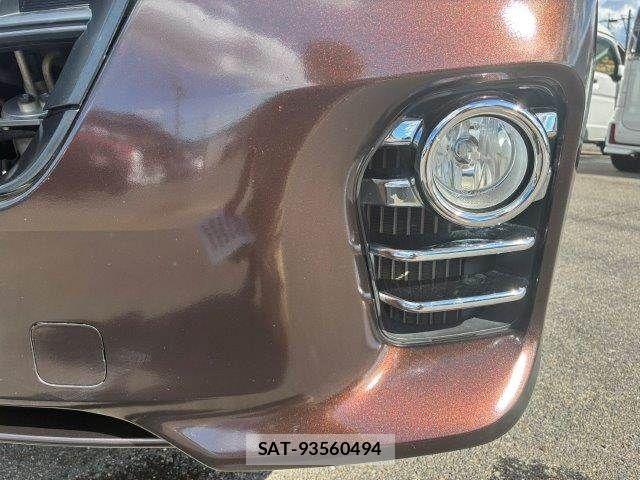 Nissan NV350 Caravan 2020-03 8871759-25