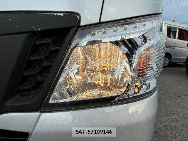 Nissan NV350 Caravan 2016-06 8881377-10