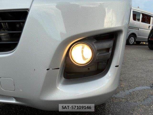 Nissan NV350 Caravan 2016-06 8881377-11