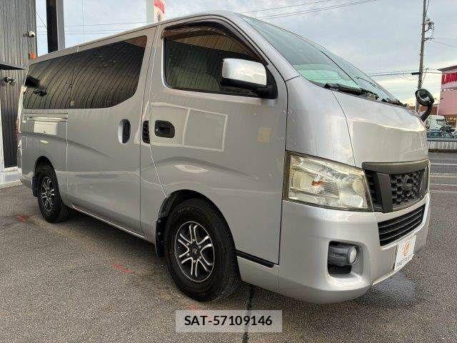 Nissan NV350 Caravan 2016-06 8881377-14