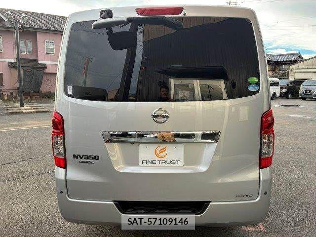 Nissan NV350 Caravan 2016-06 8881377-17