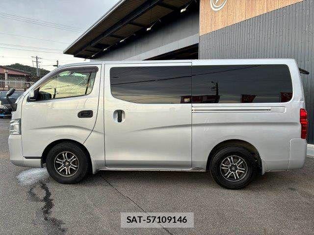 Nissan NV350 Caravan 2016-06 8881377-19