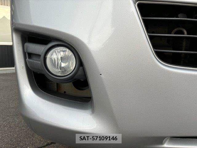 Nissan NV350 Caravan 2016-06 8881377-23