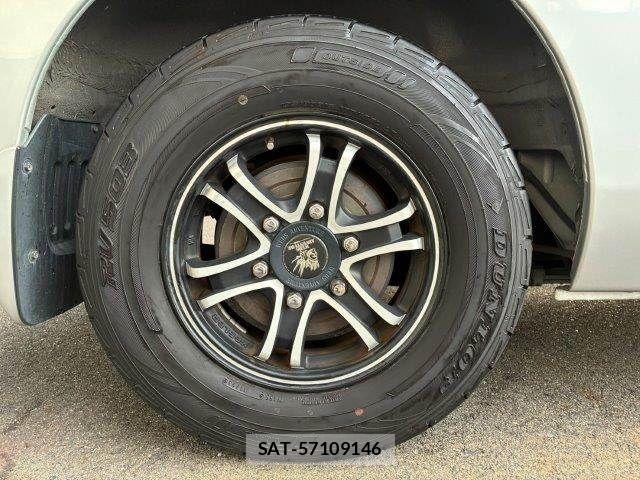 Nissan NV350 Caravan 2016-06 8881377-26