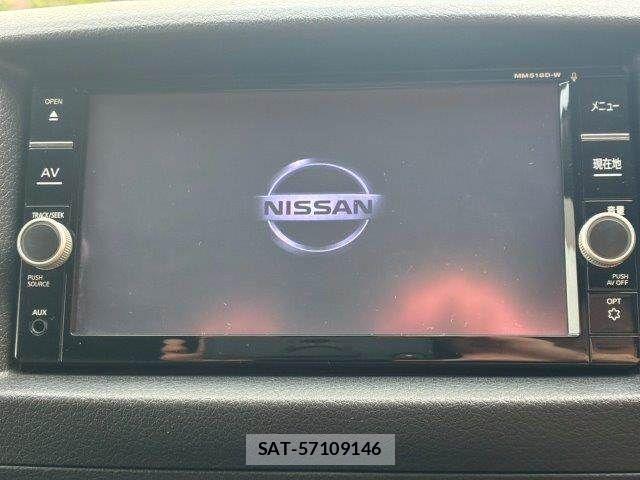 Nissan NV350 Caravan 2016-06 8881377-3