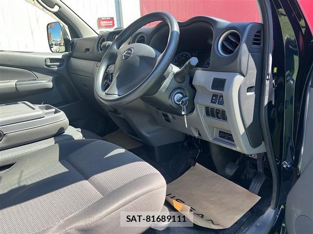 Nissan NV350 Caravan 2021-03 8881372-9