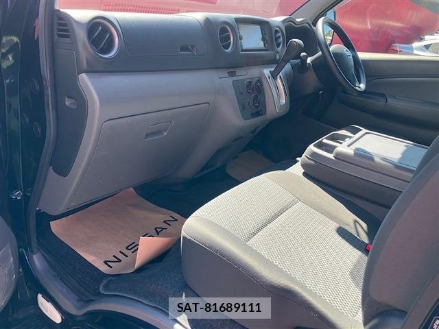Nissan NV350 Caravan 2021-03 8881372-12