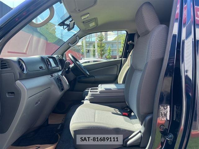 Nissan NV350 Caravan 2021-03 8881372-13
