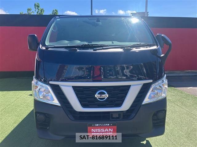 Nissan NV350 Caravan 2021-03 8881372-1