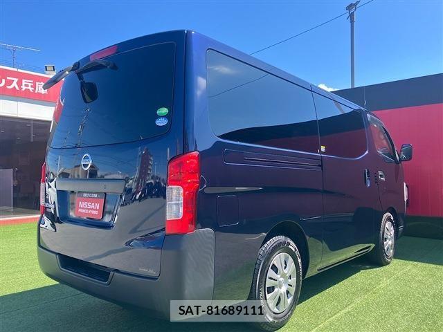 Nissan NV350 Caravan 2021-03 8881372-5