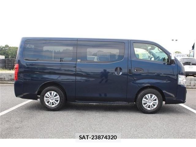 Nissan NV350 Caravan 2022-05 8881371-10
