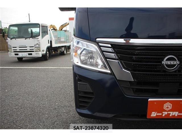 Nissan NV350 Caravan 2022-05 8881371-12