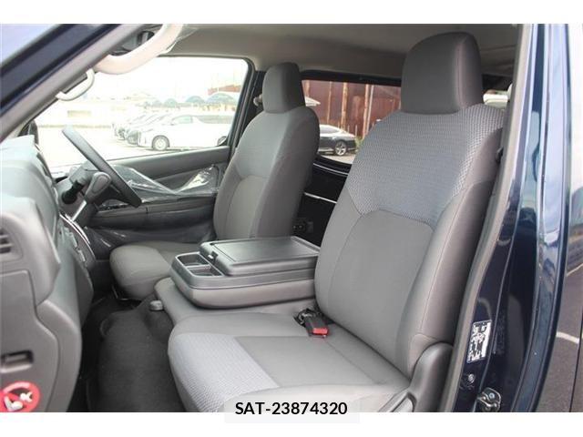Nissan NV350 Caravan 2022-05 8881371-19