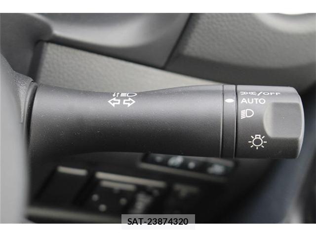 Nissan NV350 Caravan 2022-05 8881371-24