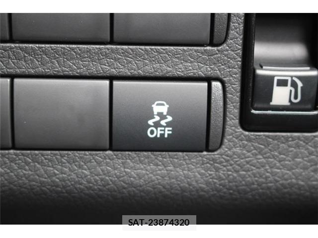 Nissan NV350 Caravan 2022-05 8881371-2