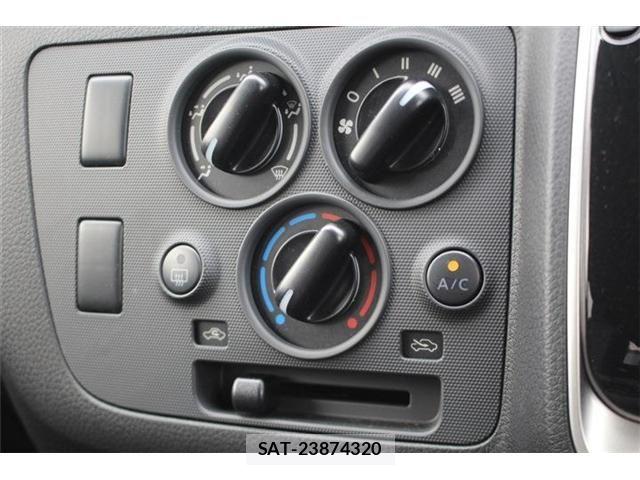 Nissan NV350 Caravan 2022-05 8881371-3