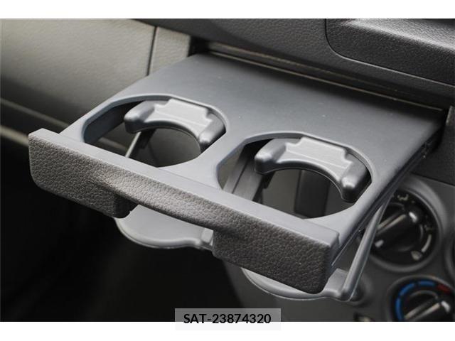 Nissan NV350 Caravan 2022-05 8881371-5