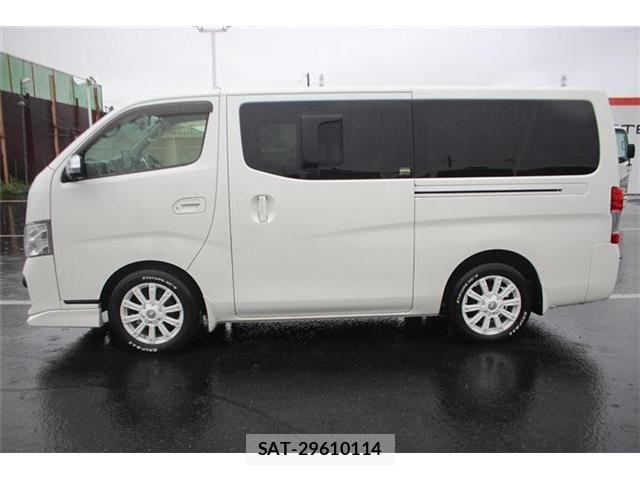 Nissan NV350 Caravan 2017-08 8881373-9