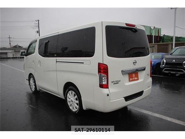 Nissan NV350 Caravan 2017-08 8881373-10