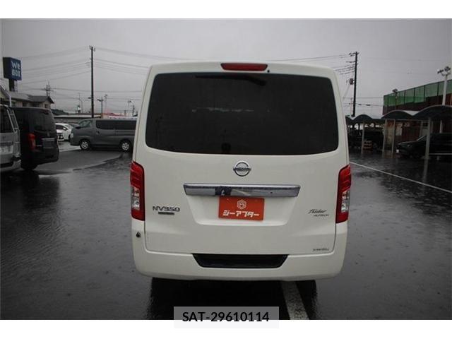 Nissan NV350 Caravan 2017-08 8881373-11