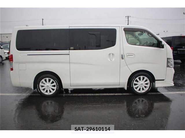 Nissan NV350 Caravan 2017-08 8881373-13