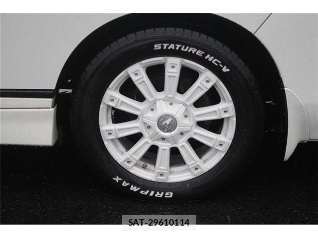 Nissan NV350 Caravan 2017-08 8881373-17