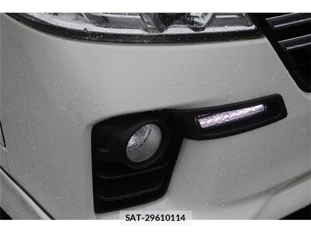 Nissan NV350 Caravan 2017-08 8881373-21