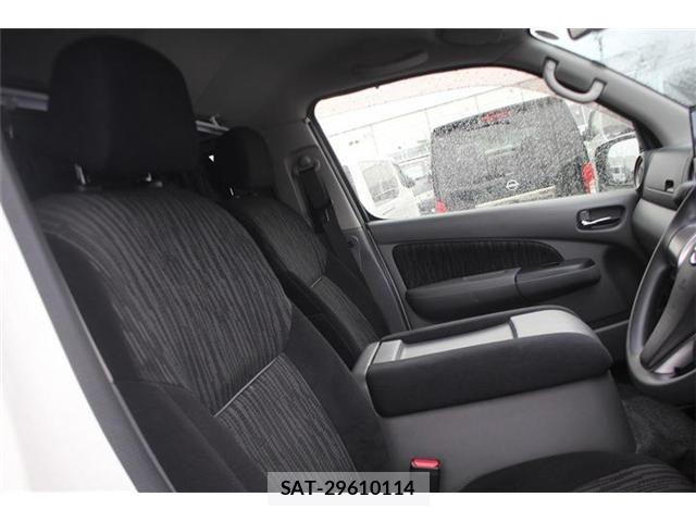 Nissan NV350 Caravan 2017-08 8881373-27