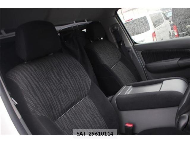Nissan NV350 Caravan 2017-08 8881373-28