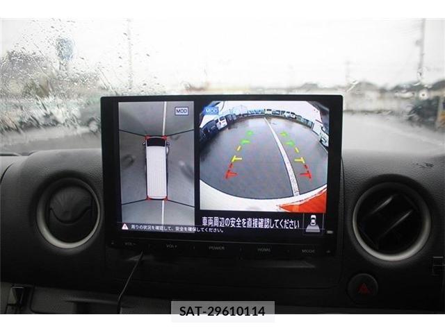 Nissan NV350 Caravan 2017-08 8881373-2