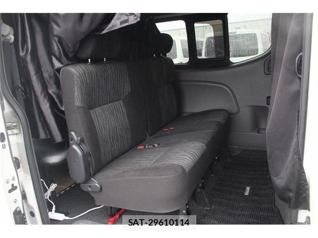 Nissan NV350 Caravan 2017-08 8881373-29