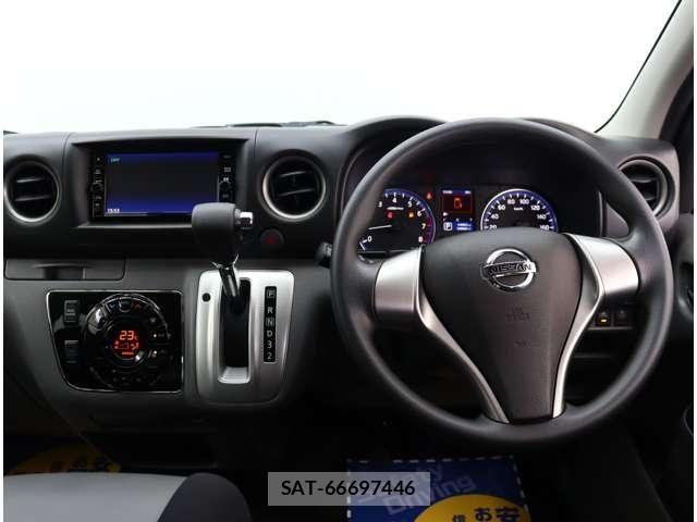 Nissan NV350 Caravan 2021-04 8881368-12