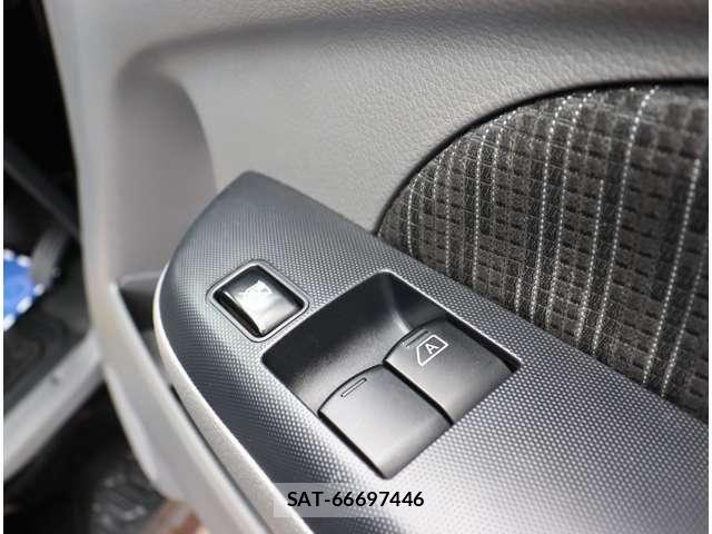 Nissan NV350 Caravan 2021-04 8881368-14
