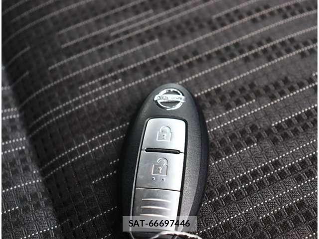 Nissan NV350 Caravan 2021-04 8881368-15