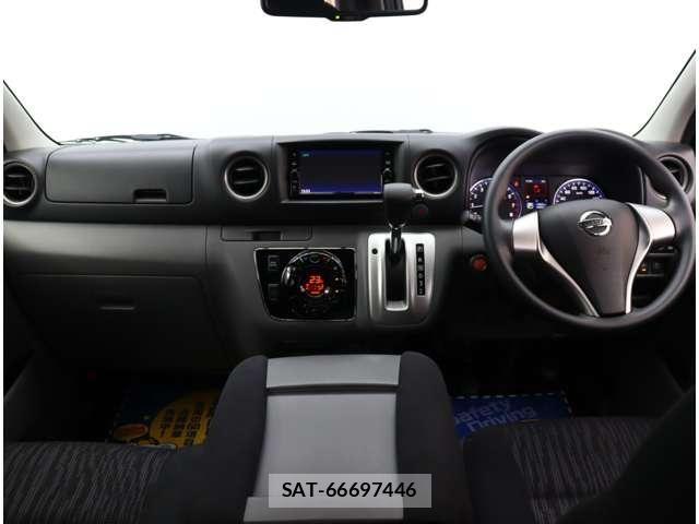 Nissan NV350 Caravan 2021-04 8881368-1