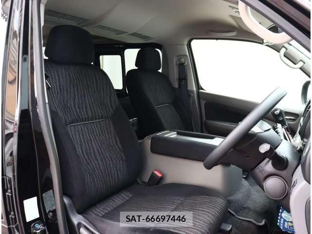 Nissan NV350 Caravan 2021-04 8881368-5