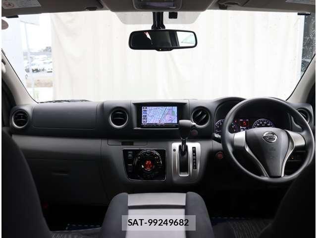Nissan NV350 Caravan 2017-08 8881370-1