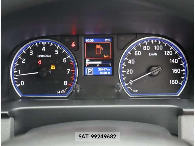 Nissan NV350 Caravan 2017-08 8881370-18