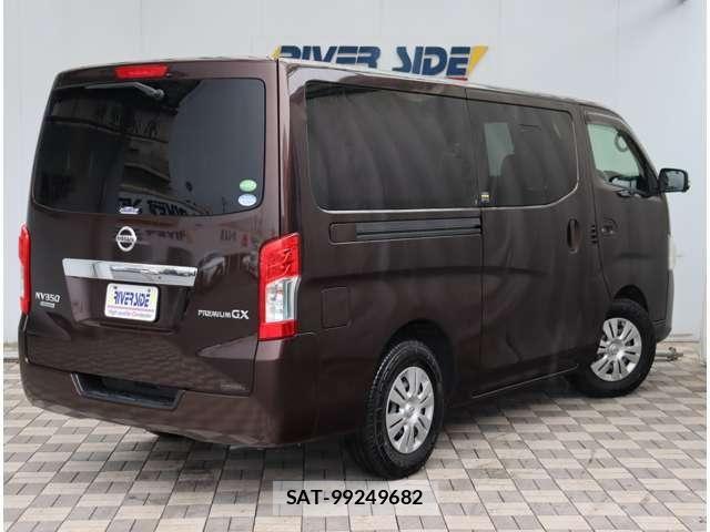 Nissan NV350 Caravan 2017-08 8881370-2